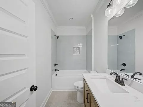 Bath - 2300 Thomas St, Adel, GA 31620 photo 7 of 7