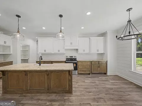 Kitchen - 2300 Thomas St, Adel, GA 31620 photo 1 of 3