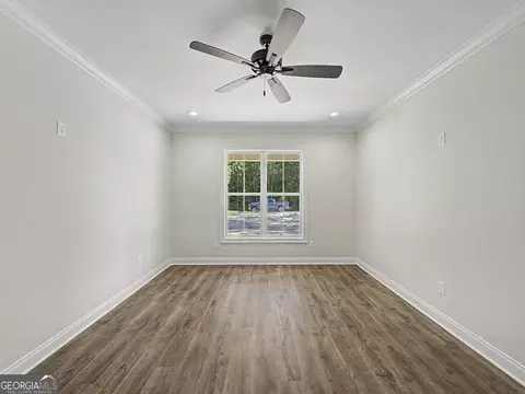 Living - 2300 Thomas St, Adel, GA 31620 photo 5 of 5