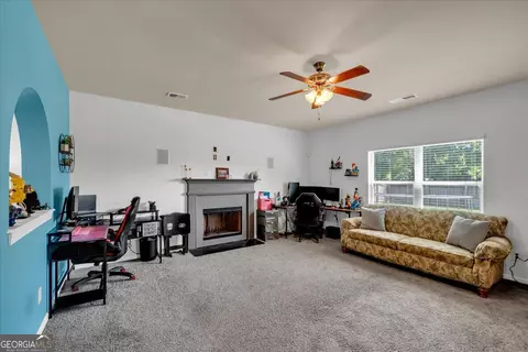 Living - 200 Amelia Dr, Byron, GA 31008 photo 2 of 2