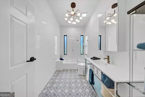 Bath - 40 Red Oak Cir, Buchanan, GA 30113 photo 2 of 9