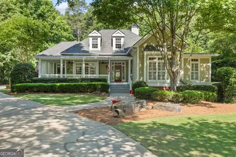 110 Dresden Pl, Fayetteville, GA 30215