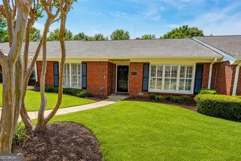 6412 Deerings Ln, Peachtree Corners, GA 30092
