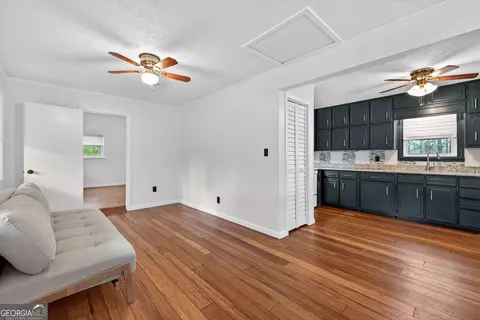 Living - 111 Indian Bend Dr, Lagrange, GA 30240 photo 4 of 8