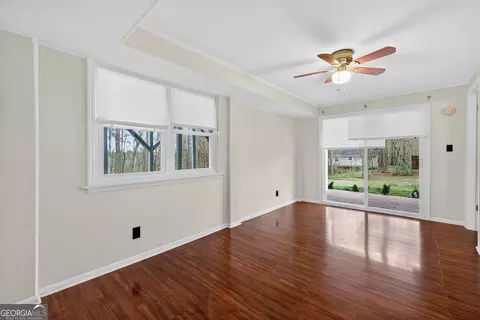 Living - 111 Indian Bend Dr, Lagrange, GA 30240 photo 5 of 8