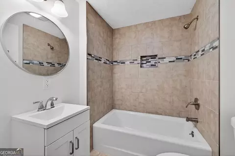 Bath - 111 Indian Bend Dr, Lagrange, GA 30240 photo 2 of 2