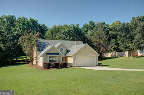 25 Mcintosh Estates Dr, Sharpsburg, GA 30277