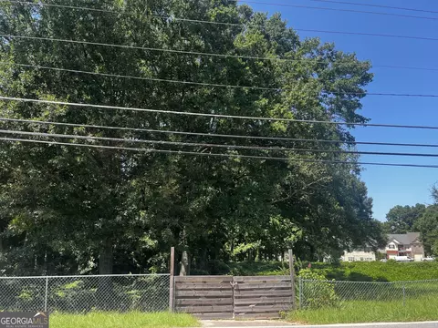 1052 Level Creek Rd, Sugar Hill, GA 30518 photo 4