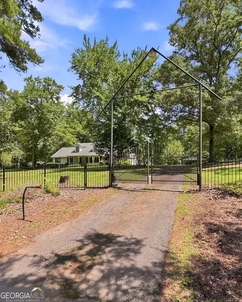 160 Caldwell Rd, Griffin, GA 30223