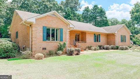 145 Brown St, Hartwell, GA 30643