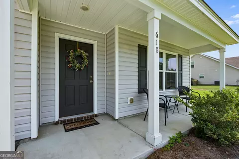 Exterior - 618 Bledsoe Dr, Guyton, GA 31312 photo 4 of 8
