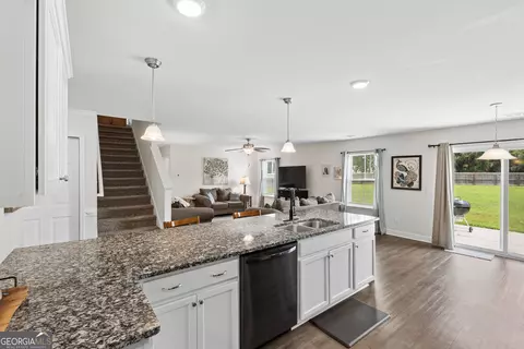 Kitchen - 618 Bledsoe Dr, Guyton, GA 31312 photo 3 of 4
