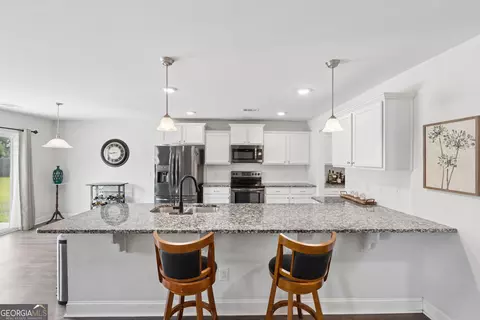 Kitchen - 618 Bledsoe Dr, Guyton, GA 31312 photo 2 of 4