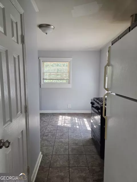 1693 John Calvin Ave, College Park, GA 30337
