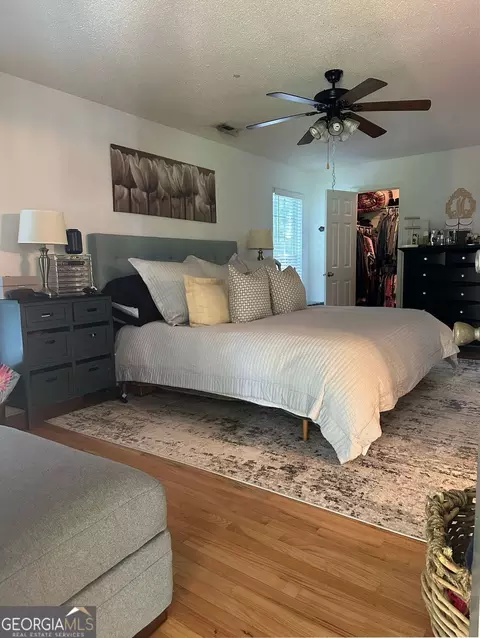 Bedroom - 1145 Jackson Lake Rd, Jackson, GA 30233 photo 9 of 10