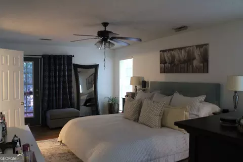 Bedroom - 1145 Jackson Lake Rd, Jackson, GA 30233 photo 8 of 10