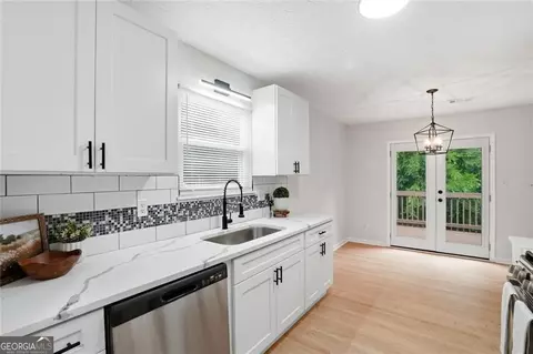 Kitchen - 6839 Silver Maple Dr, Rex, GA 30273 photo 3 of 6