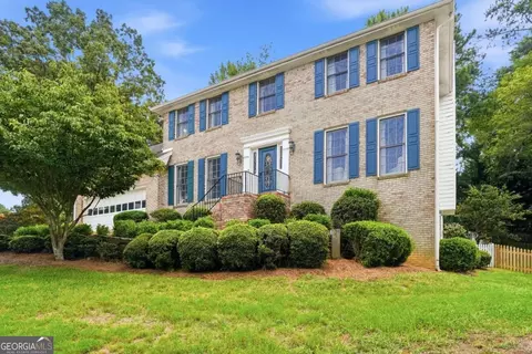 9173 Eves Cir, Roswell, GA 30076