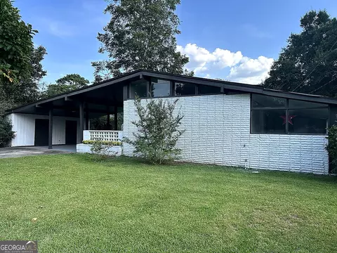 203 Pineview Dr, Warner Robins, GA 31088