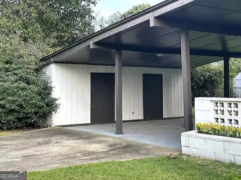 Exterior - 203 Pineview Dr, Warner Robins, GA 31088 photo 4 of 9
