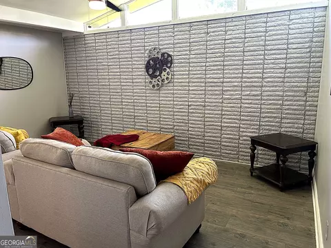 Living - 203 Pineview Dr, Warner Robins, GA 31088 photo 3 of 4