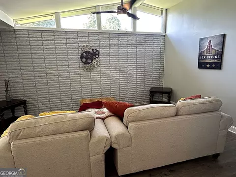 Living - 203 Pineview Dr, Warner Robins, GA 31088 photo 2 of 4