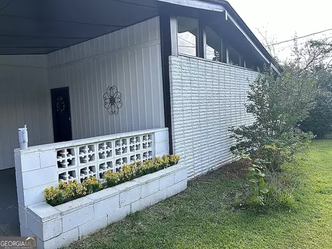 Exterior - 203 Pineview Dr, Warner Robins, GA 31088 photo 2 of 9