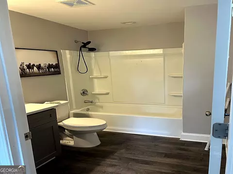 Bath - 203 Pineview Dr, Warner Robins, GA 31088 photo 2 of 2