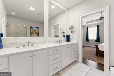Bath - 3206 Ridge Towne Pl, Duluth, GA 30096 photo 4 of 6