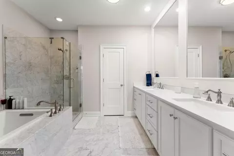 Bath - 3206 Ridge Towne Pl, Duluth, GA 30096 photo 2 of 6