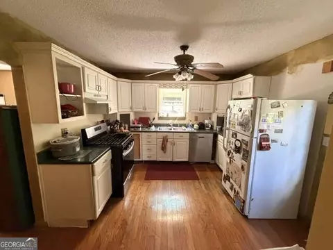 Kitchen - 1657 Chubb Rd SW, Cave Spring, GA 30124 photo 1 of 1