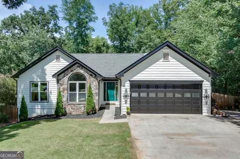 6447 Ivy Springs Dr, Flowery Branch, GA 30542