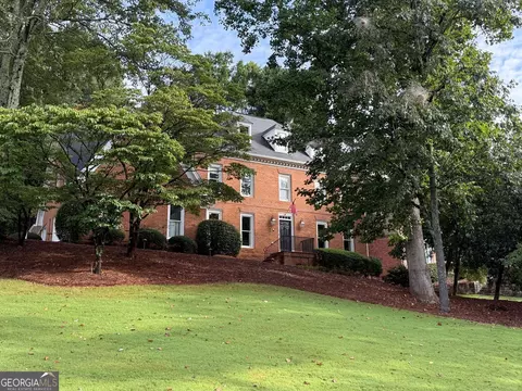 7680 Dunvegan Close, Sandy Springs, GA 30350