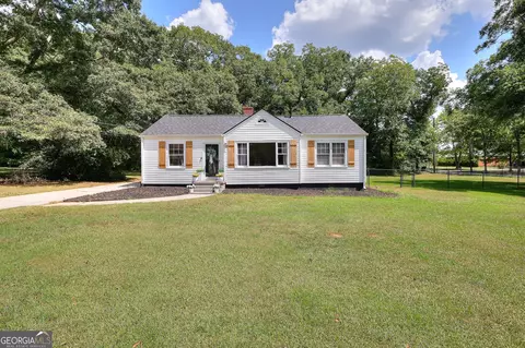 186 S Forest Ave, Social Circle, GA 30025