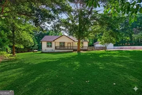 100 Willow Creek Dr, Locust Grove, GA 30248