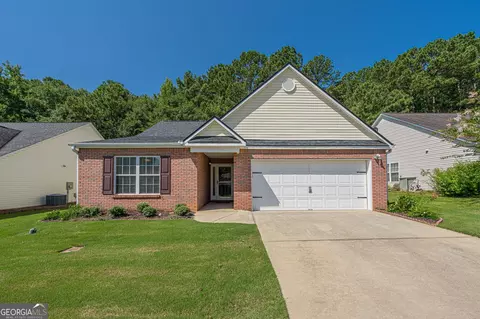 912 Village View Cir, Loganville, GA 30052