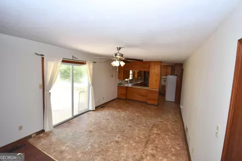 Living - 4 Bill Ploof Rd, Buchanan, GA 30113 photo 7 of 8