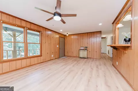 Living - 109 Alpine Dr, Byron, GA 31008 photo 4 of 4