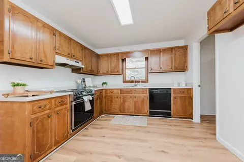 Kitchen - 109 Alpine Dr, Byron, GA 31008 photo 1 of 4