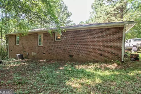 Exterior - 1104 Alverson Rd, Lagrange, GA 30241 photo 1 of 2
