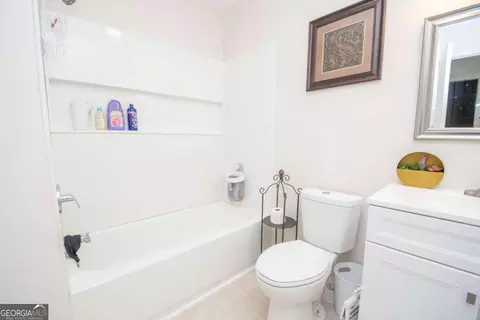Bath - 1104 Alverson Rd, Lagrange, GA 30241 photo 3 of 4