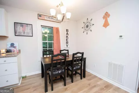 Dining - 1104 Alverson Rd, Lagrange, GA 30241 photo 1 of 1
