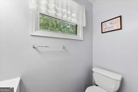 Bath - 130 Washington St, Tignall, GA 30668 photo 2 of 3