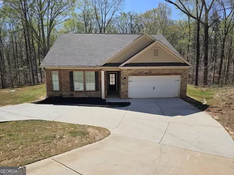 333 Darlington Dr, Ellenwood, GA 30294