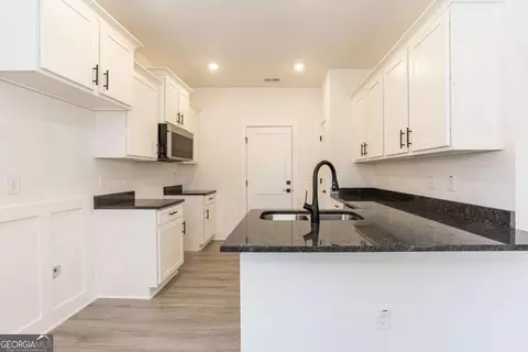 Entry Way - 519 Creek Rd, Cornelia, GA 30531 photo 2 of 6