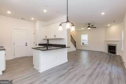 Living - 519 Creek Rd, Cornelia, GA 30531 photo 5 of 5