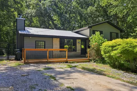 2840 Lois Ln, Loganville, GA 30052