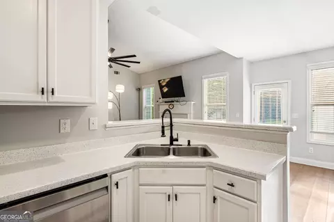 Kitchen - 115 Linda St, Colbert, GA 30628 photo 2 of 5