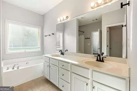 Bath - 115 Linda St, Colbert, GA 30628 photo 2 of 4