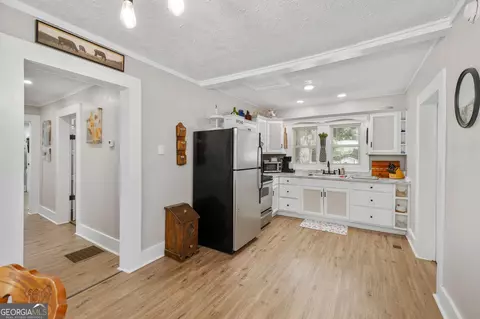 Entry Way - 283 Easy St, Toccoa, GA 30577 photo 2 of 4